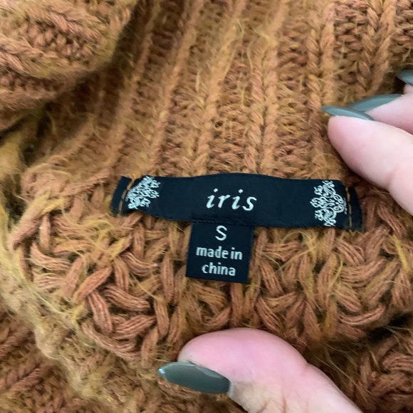 Burnt Orange Cropped Knit Sweater - Picture 2 of 7